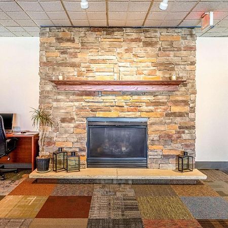Econo Lodge Fredonia Buitenkant foto