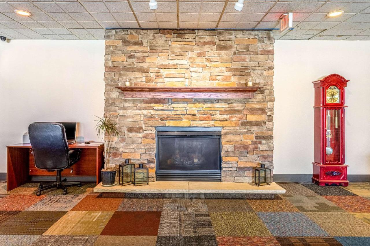 Econo Lodge Fredonia Buitenkant foto