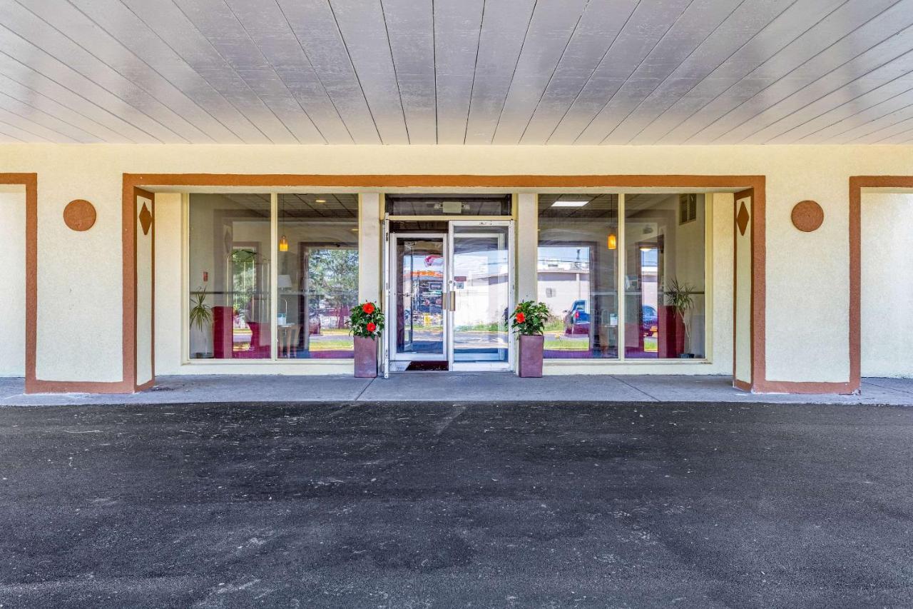 Econo Lodge Fredonia Buitenkant foto
