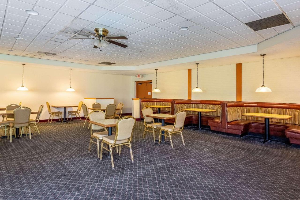 Econo Lodge Fredonia Buitenkant foto