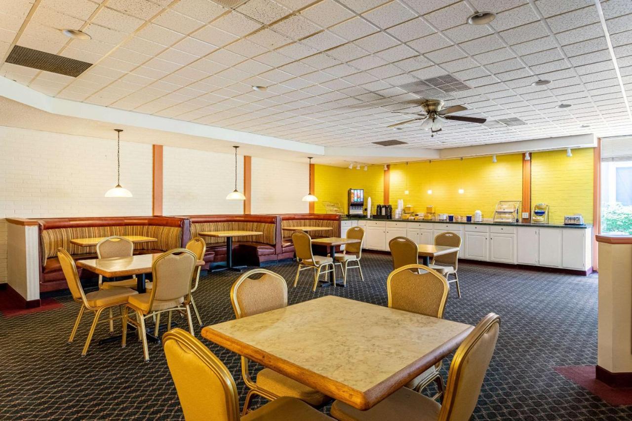 Econo Lodge Fredonia Buitenkant foto