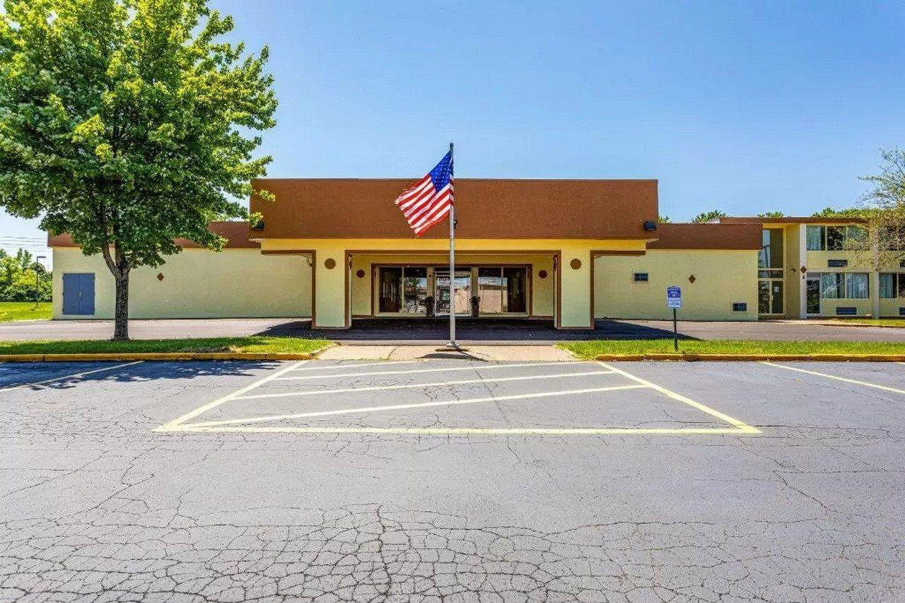 Econo Lodge Fredonia Buitenkant foto